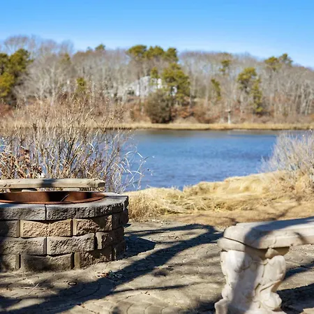 Family Escape Lake Firepit